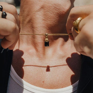 Claw necklace - black