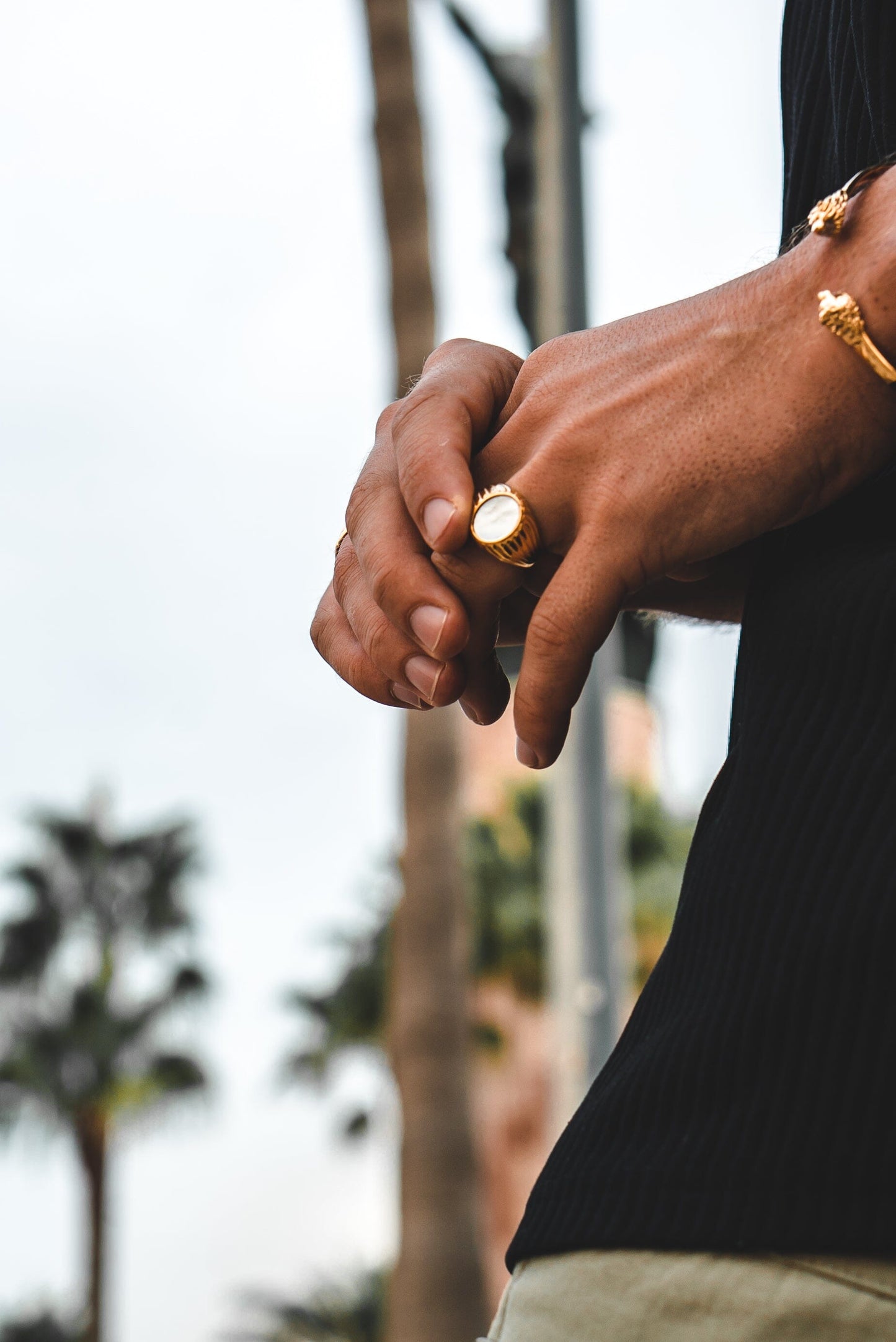 Oval pearl ring